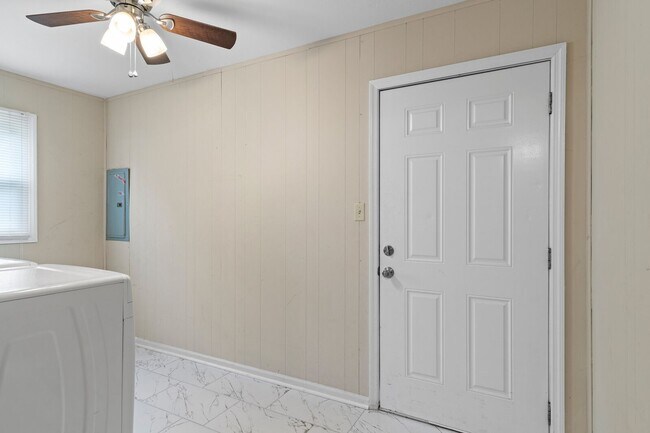 Building Photo - 503 Woodfin Rd