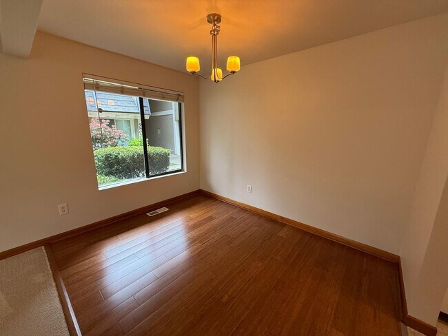 Building Photo - Updated 2BR Condo Near Juanita Village & Beach – Pool, Gym, Parking Included