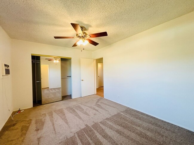 Building Photo - Delightful 3 bedroom 1 1/2 Bathroom Single...
