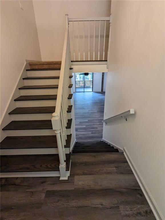 Building Photo - 1865 D'Youville Ln