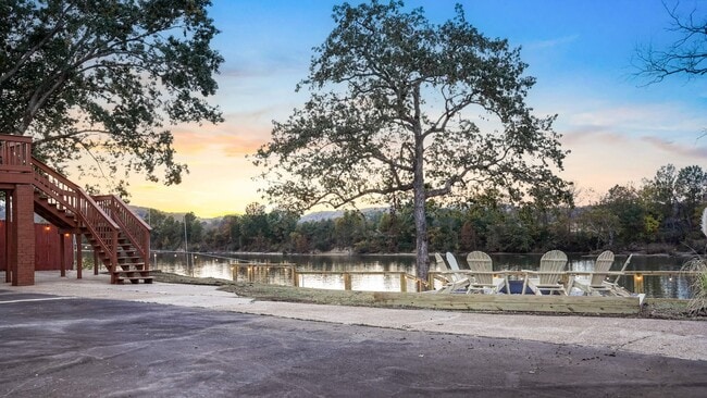 Building Photo - 6620 Upton Ln