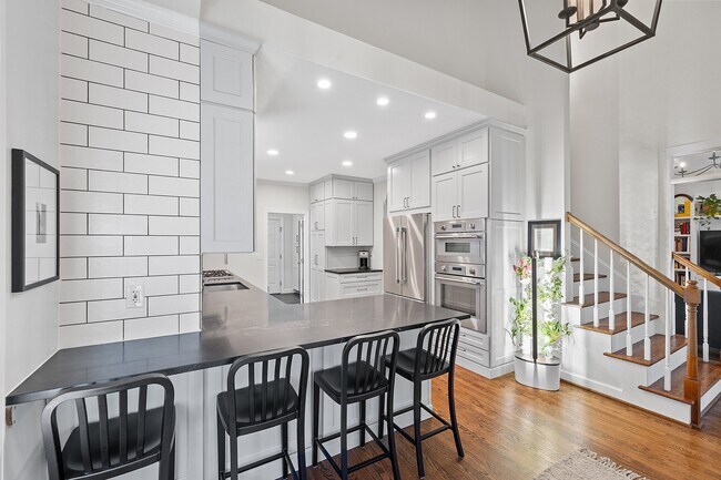 Building Photo - 105 Silverado Trail