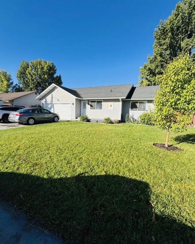 Building Photo - 1535 Conestoga Way