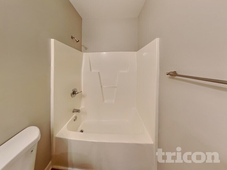 Building Photo - 1582 Weatherend Dr