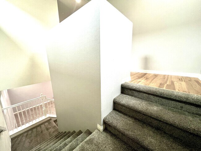 Building Photo - Modern Eastvale Home | 3 Bed | 2.5 Bath | 2-Car Garage | Pool & Gym | Solar Panels