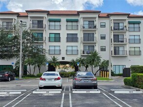 Building Photo - 650 Palm Ave