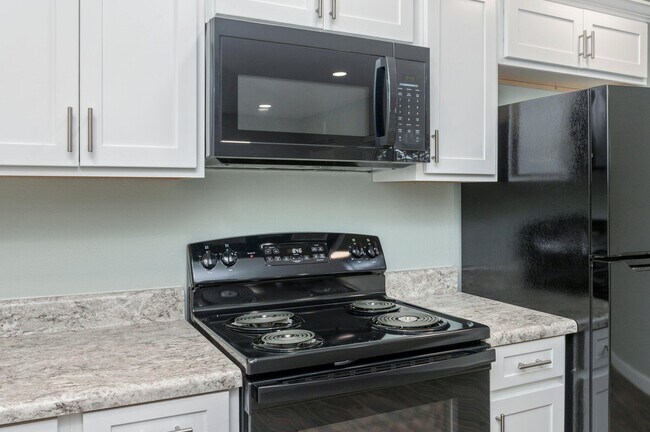 Building Photo - 718 Eglin Pkwy NE