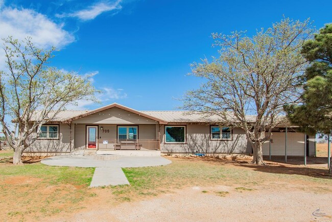 Building Photo - 705 E County Rd 150