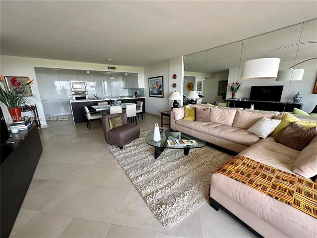 Building Photo - 155 Ocean Lane Dr