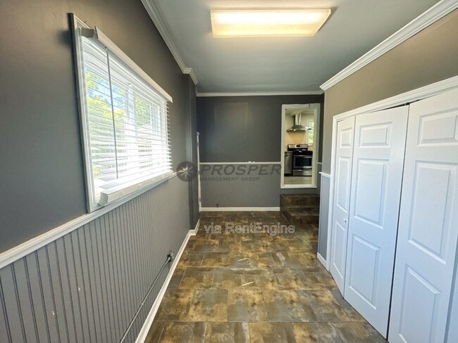 Building Photo - 20 Sir Abbott St