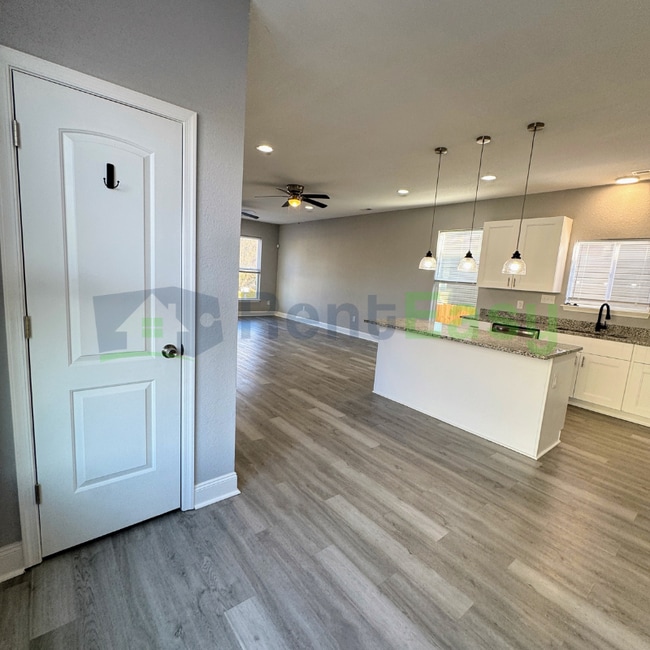 Building Photo - 511 Mason Ave