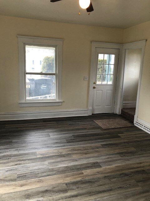 Building Photo - 1223 Sixth St