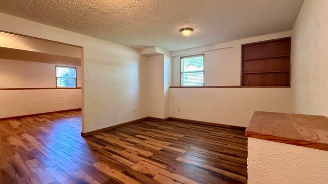 Building Photo - 2173 Ivanelle Rd