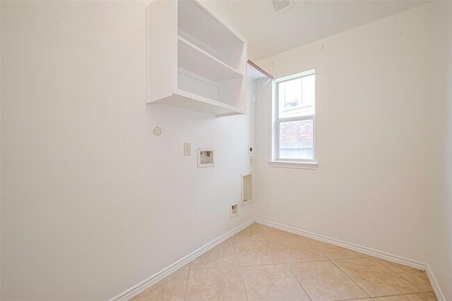Building Photo - 13315 Peach Orchard Ln