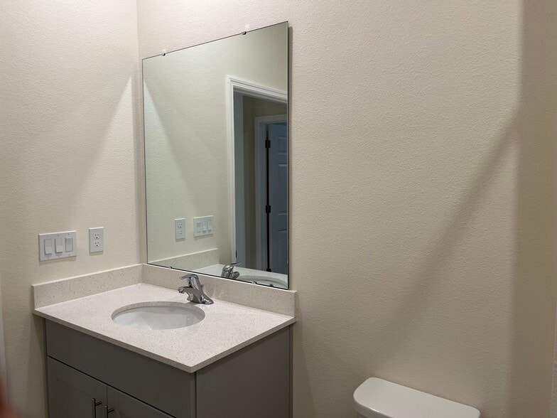 Building Photo - 801 Lemon Ave