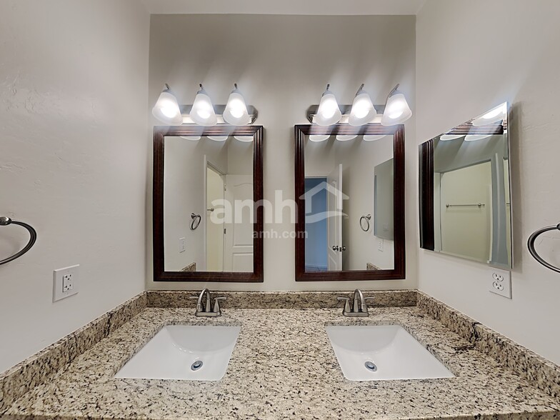 Building Photo - 17929 W Port Au Prince Ln