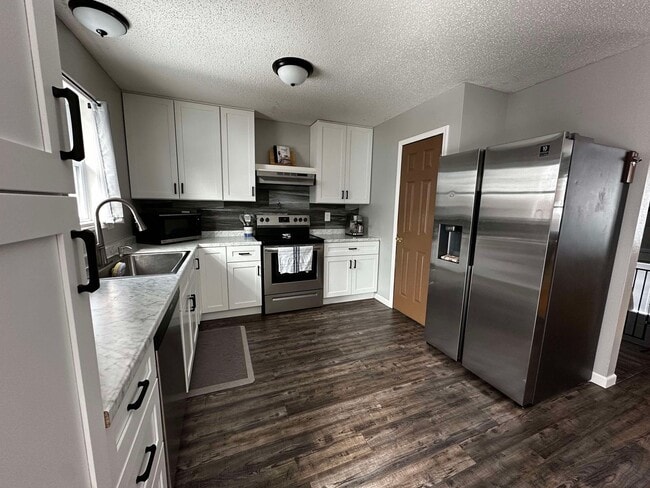 Building Photo - 3 Bedroom, 2 bath home for rent in Waynesville