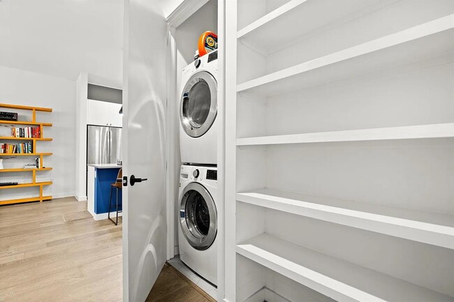 Building Photo - 800 Embassy Dr