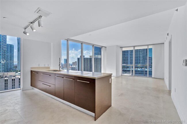 Primary Photo - 475 Brickell Ave