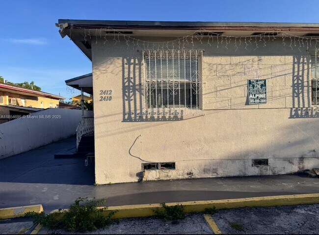 Building Photo - 2410 NW 34th St