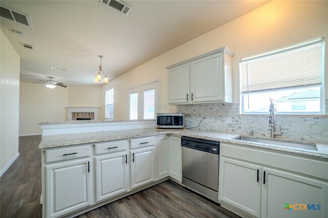 Building Photo - 6107 Bridgewood Dr