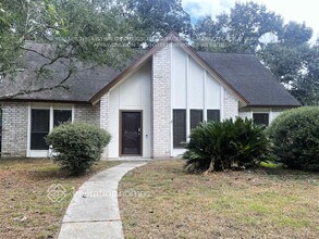 Building Photo - 4018 Pecan Knoll Dr
