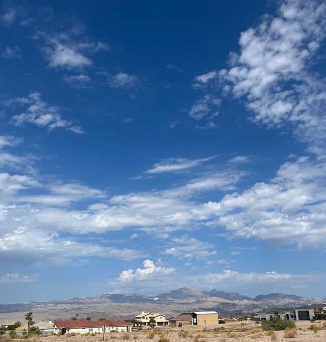 Building Photo - WINTER VACATION RENTAL - 3 Bedroom/3 Bath Condo