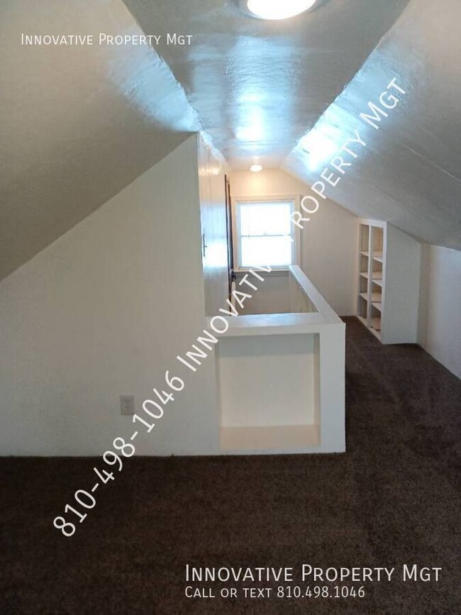 Building Photo - Beautifully updated 3 bed 1 bath! Carman-A...