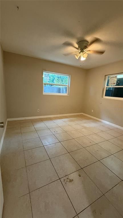 Building Photo - 1148 W Lakeview Cir