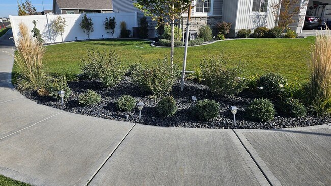 Building Photo - 3 Bed 2 Full Bath home