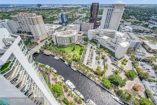 Building Photo - 333 Las Olas Way