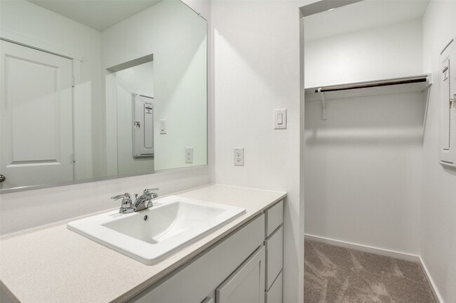 Building Photo - 6224 Sandpiper Ln