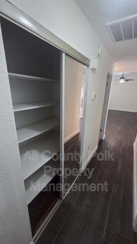 Building Photo - 2014 Woodbriar Loop N