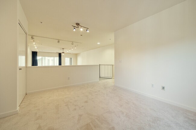 Building Photo - 950 Harrison St