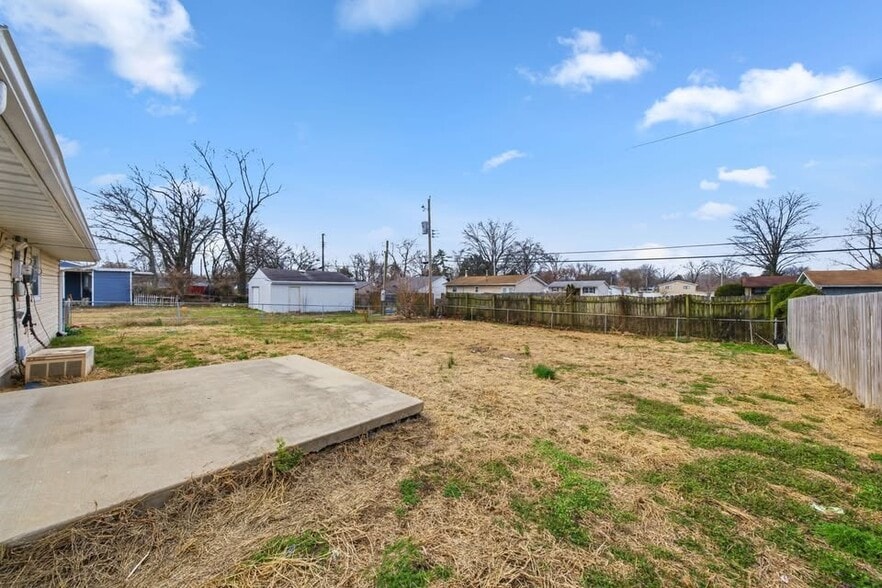Building Photo - 850 St Bartholomew Dr