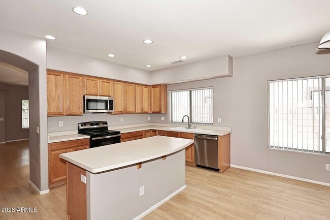 Building Photo - 17430 W Yavapai St