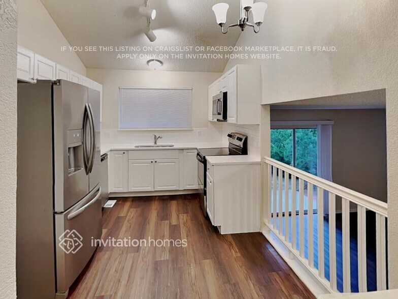Building Photo - 17319 Lindon Dr