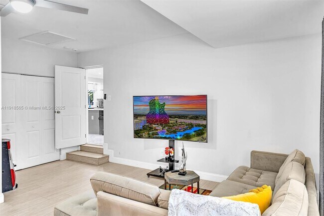 Building Photo - 2191 SW 27th Ln