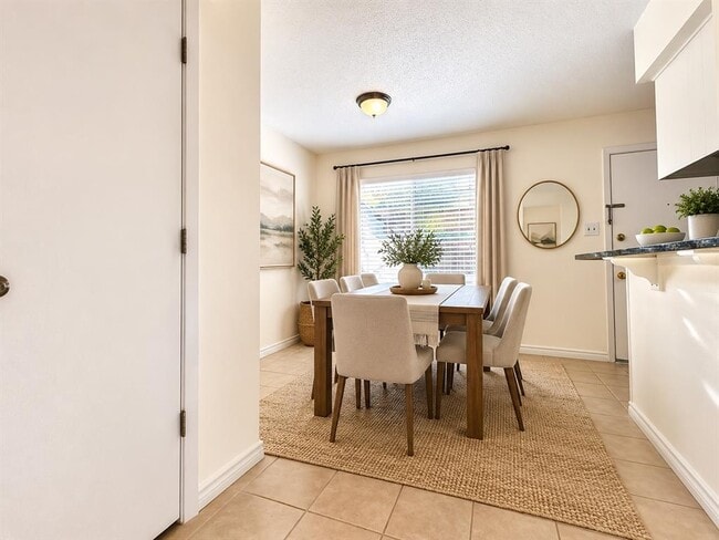 Building Photo - 7407 Shadow Hill Dr