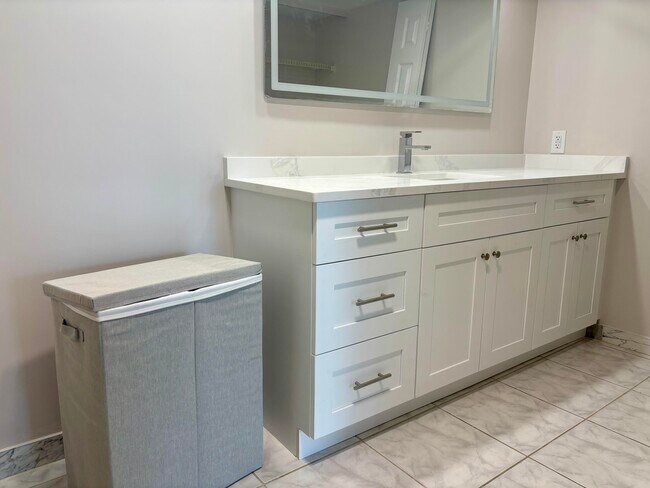 Building Photo - 4280 Galt Ocean Dr