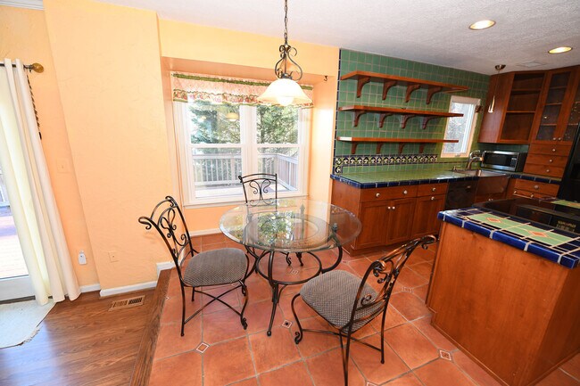 Building Photo - Gorgeous 4 BR 2+2 Baths Colonial - Finished Walk-Out Basement and Car Garage