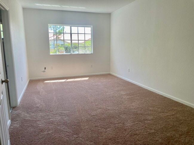 Building Photo - 5176 SE Mariner Garden Cir