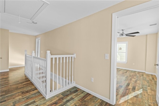 Building Photo - 9614 Maple Ave