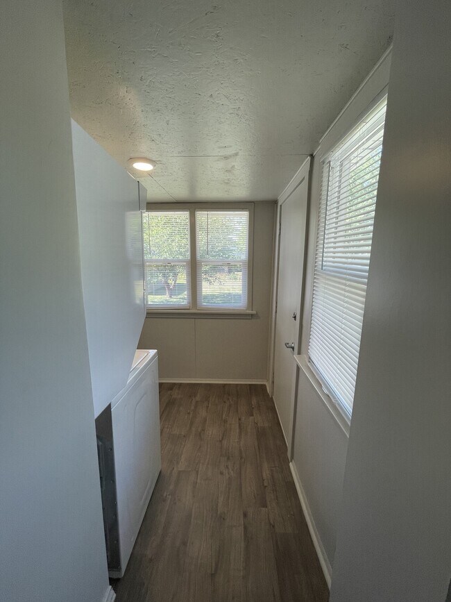 Building Photo - 102 Sharma