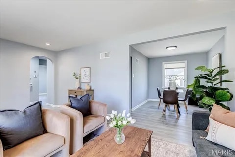 Building Photo - 9427 Yorktown Dr