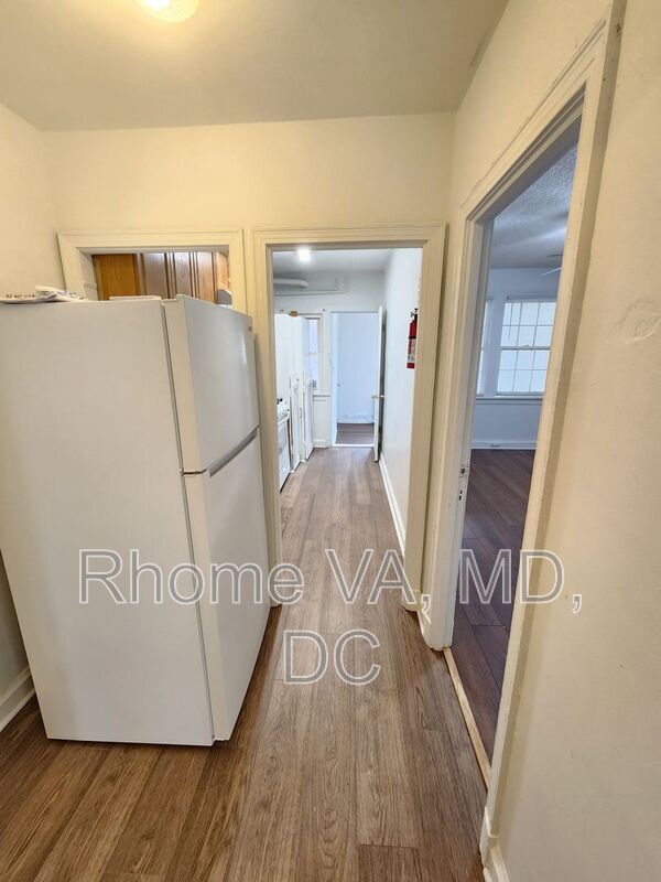 Building Photo - 515 Franklin St NE