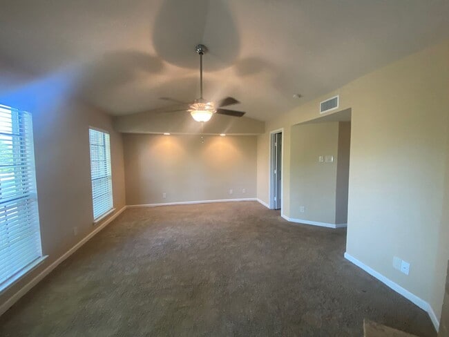Building Photo - Awesome Condo in Plano! Available 6/6/22