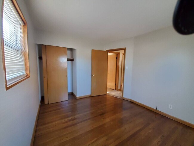 Building Photo - 3952 S 43rd St