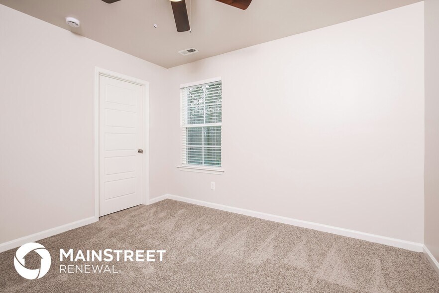 Building Photo - 250 Hawksbill Dr