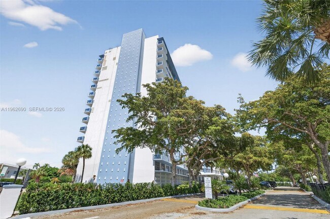 Building Photo - 7441 Wayne Ave